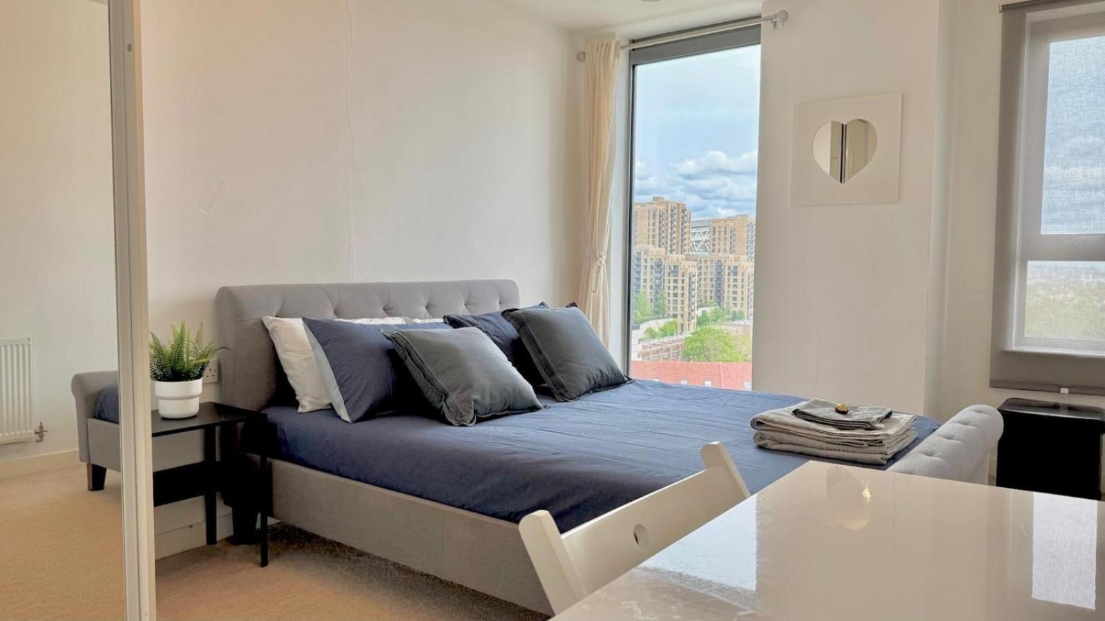 Apartamento Stylish 2-bed Flat With Parking