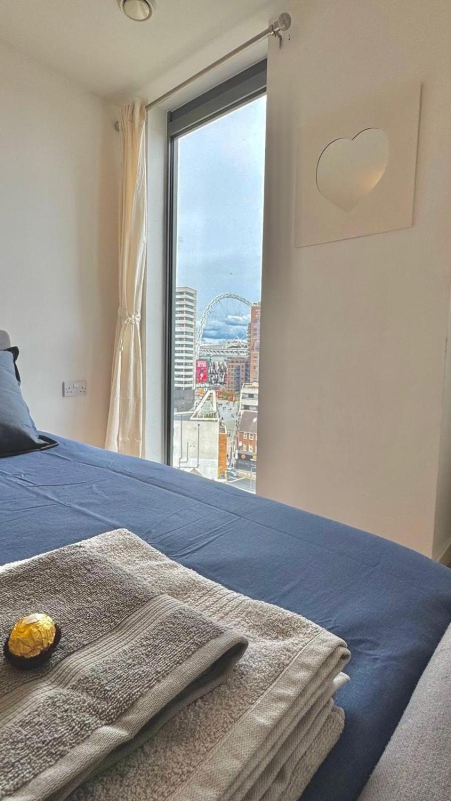 Stylish 2-bed Flat With Parking Apartamento